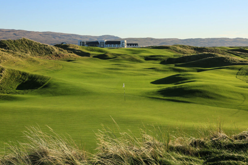 Golf course by The Machrie