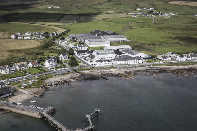 Bruichladdich distillery exterior