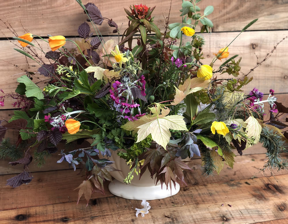 Laura Tuer flower arrangement 