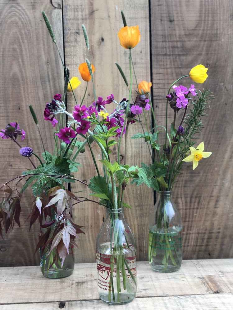 Laura Tuer flower arrangement 