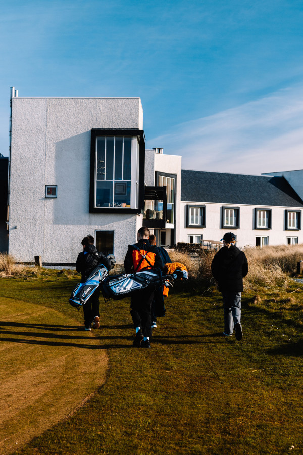 Kids's golf at Another Place, The Machrie