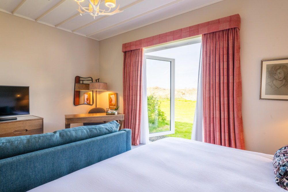 3 April – Seven nights