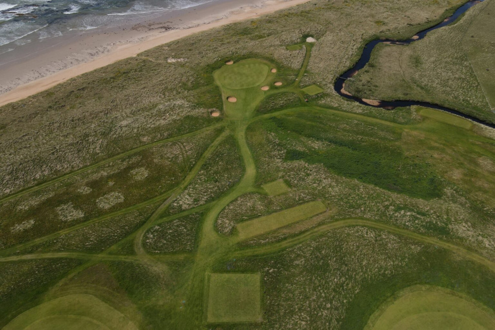 The short 9th played towards the ocean